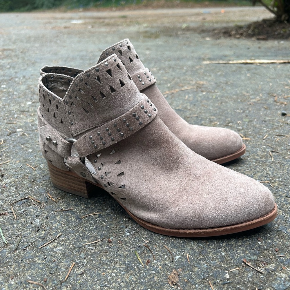 Vince Camuto Short Beige Boote with Embelishments